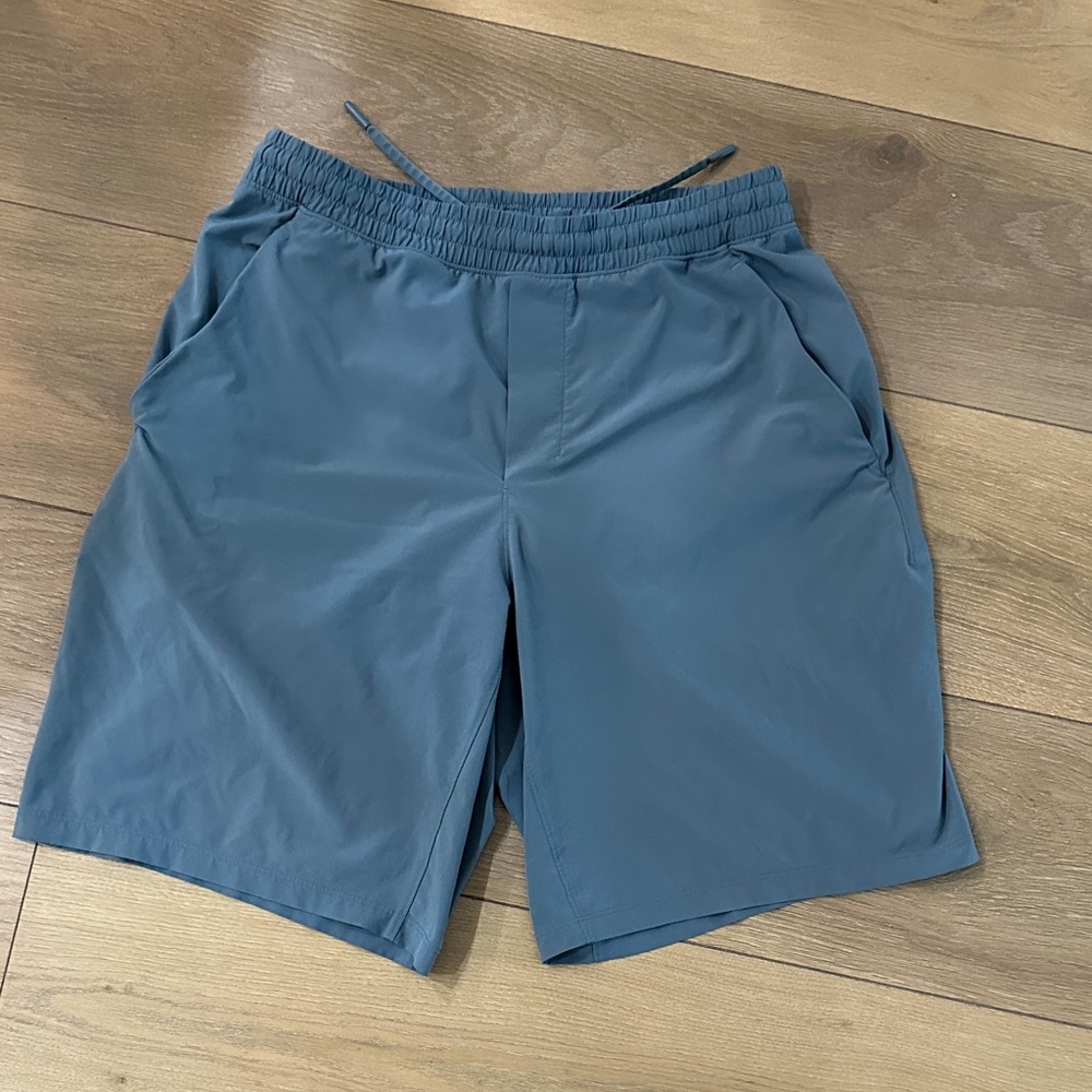 lululemon athletica Men's Gray Pace Breaker Shorts
